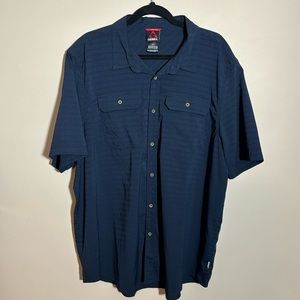 Men’s XXL Gerry, short sleeve shirt. Moisture wick type short shirt. Navy blue.
